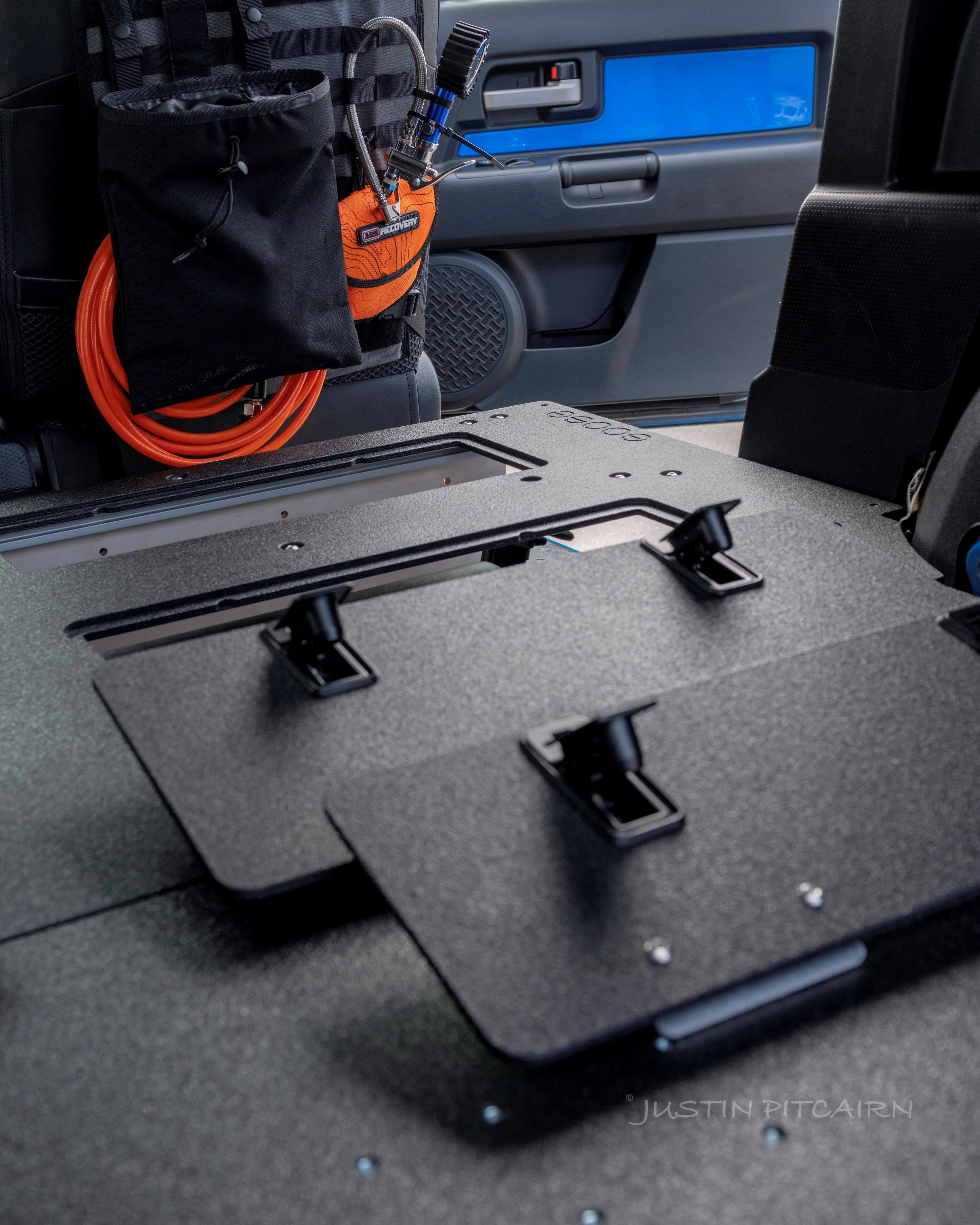 Goose Gear FJ Cruiser Second Row Delete / Sleeping Platform - Low Profile