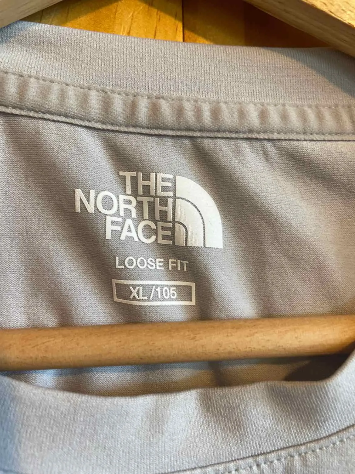 Size XL The North Face Men's Short Sleeve Shirt
